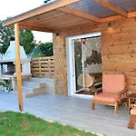 Apartament The Flintstones House