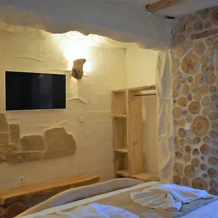 Апартаменты The Flintstones House