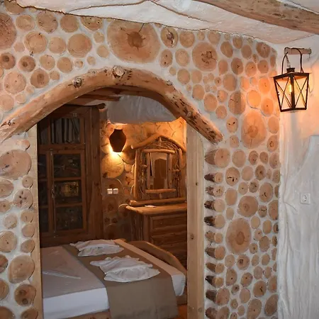 The Flintstones House Daire *