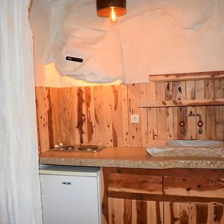 Daire The Flintstones House